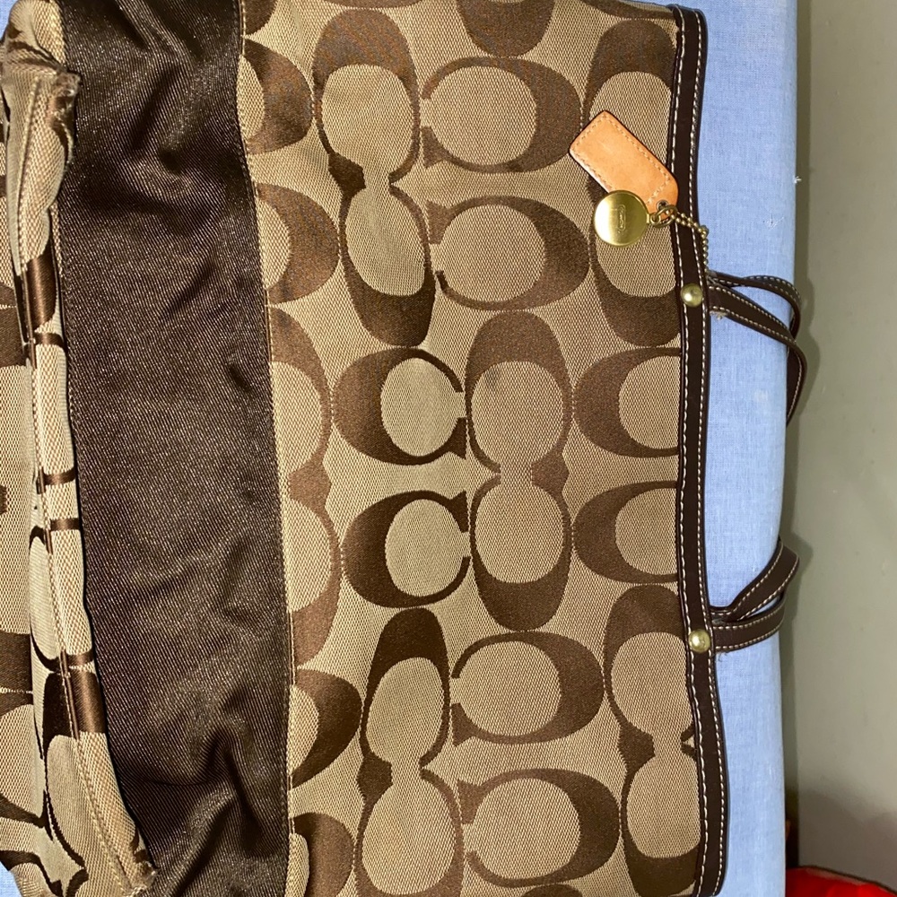 Coach Medium Tote Gem